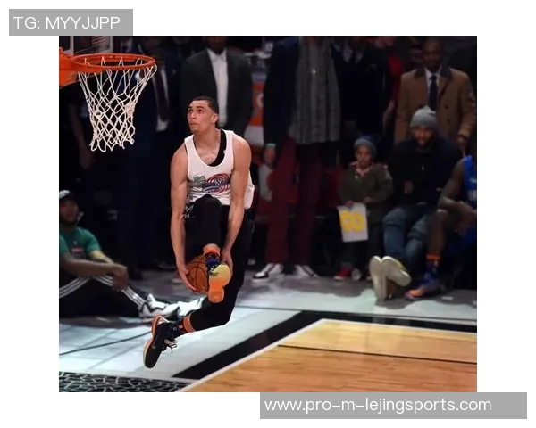 外国篮球明星齐聚厦门展现扣篮技艺引发球迷热潮